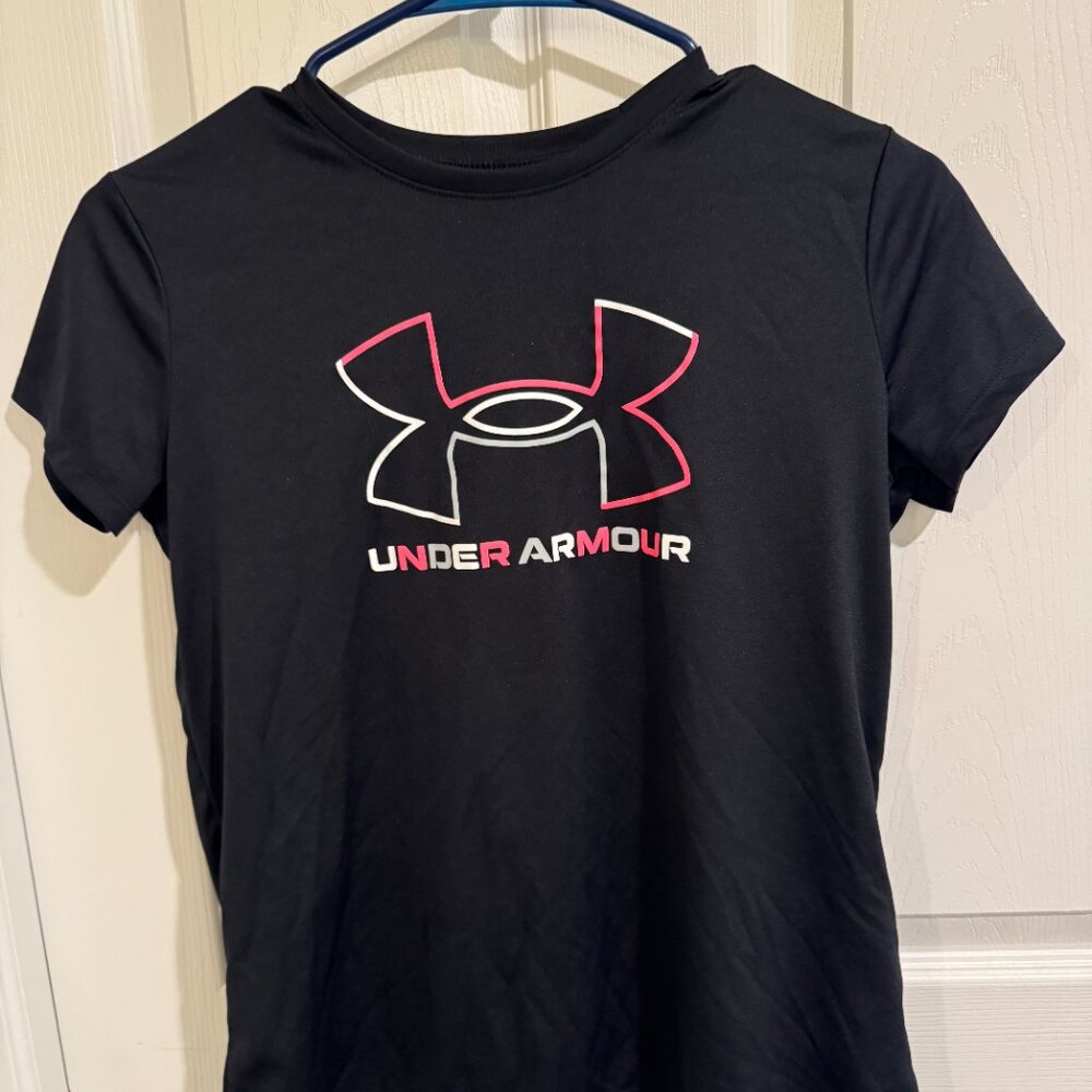 Girls Under Armour sport tee